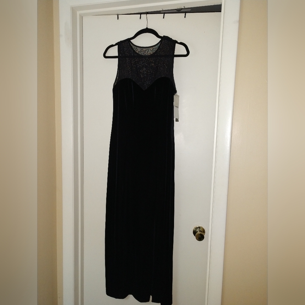 Jessica Howard Evening Black Velvet Column Dress
